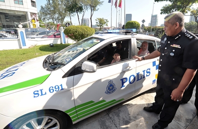 hq010912-KL01_090116_POLIS