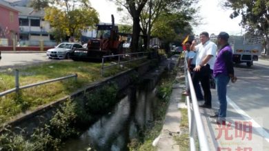 Photo of 承包商防止引發水患 挖溝渠垃圾馬上載走