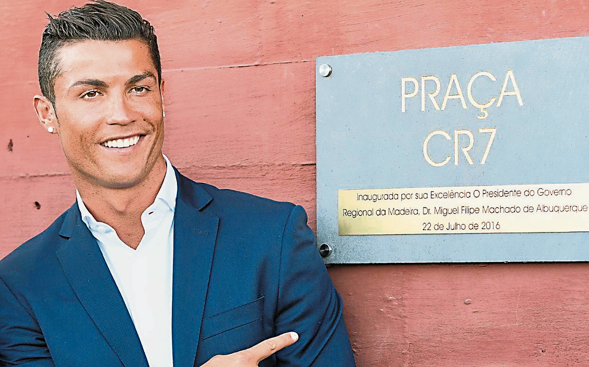 cristiano-ronaldo-cr7hotel-xlarge