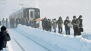 Photo of 日積雪太厚列車無法行駛 430乘客困車廂15小時