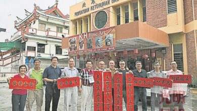 Photo of 中國名書法顏業寧 訪北馬顏氏公會揮毫