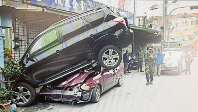 Photo of 台離奇車禍疊羅漢