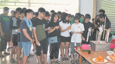 Photo of 黃毓竣舉殯火化 同學好友唱歌悼念
