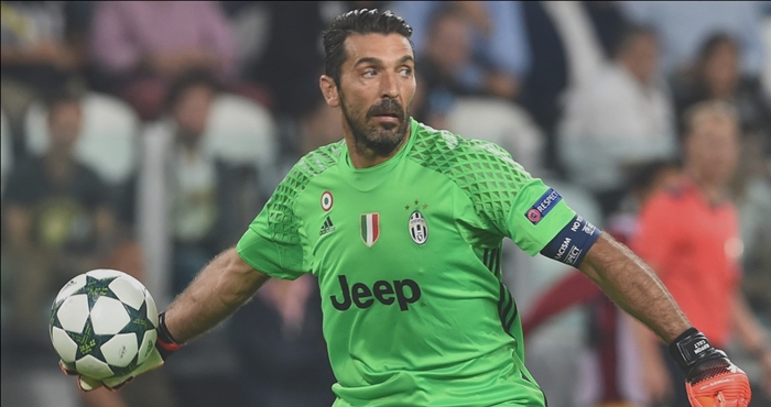 cetak-rekor-opa-buffon-malah-curcol-of-tato-pemain-bola
