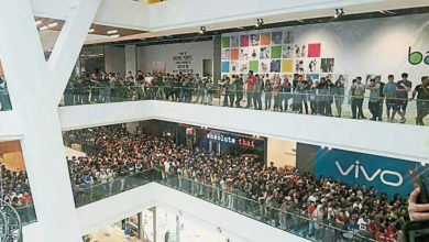 Photo of 產品零售店大促銷 蘋果迷擠爆廣場搶購