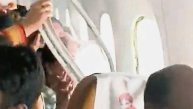 Photo of 印度客機高空突脫窗 乘客嚇哭僅3輕傷