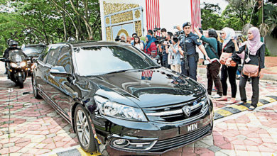 Photo of 納吉接見國陣國會議員 精神喊話吁團結一致