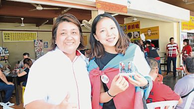 Photo of 憂無法及時寄回 女留台生返馬遞選票