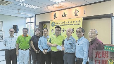 Photo of 【韓江校友會總會頒獎勵金】 劉子健：勿辜負華社支持 教長須速承認統考