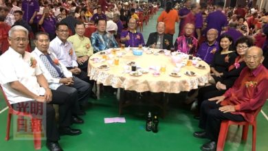 Photo of 8議員覲見拉惹遵從旨意 阿茲蘭續任大臣