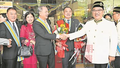 Photo of 檳元首華誕冊封962人 首日171人領勳