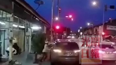 Photo of 婦女車停路旁去購物 摩多匪砸車窗搶手袋