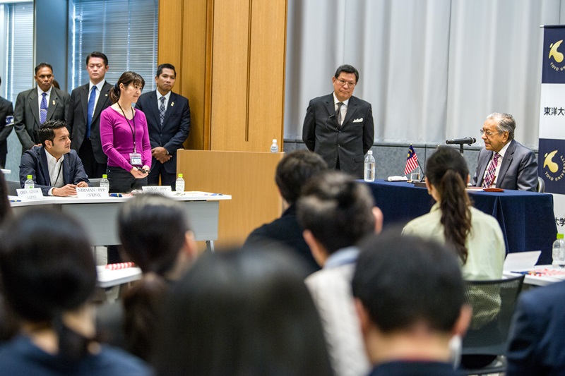 110712-JPN05_071118_PM_TOYO_1