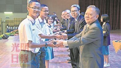 Photo of 【吉華國中畢業典禮】 有素養有學問不忘初衷 劉國堅3要點勉畢業生