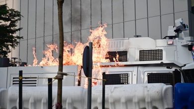 Photo of 【港反修例示威】示威者擲汽油彈 警出動水炮車驅散