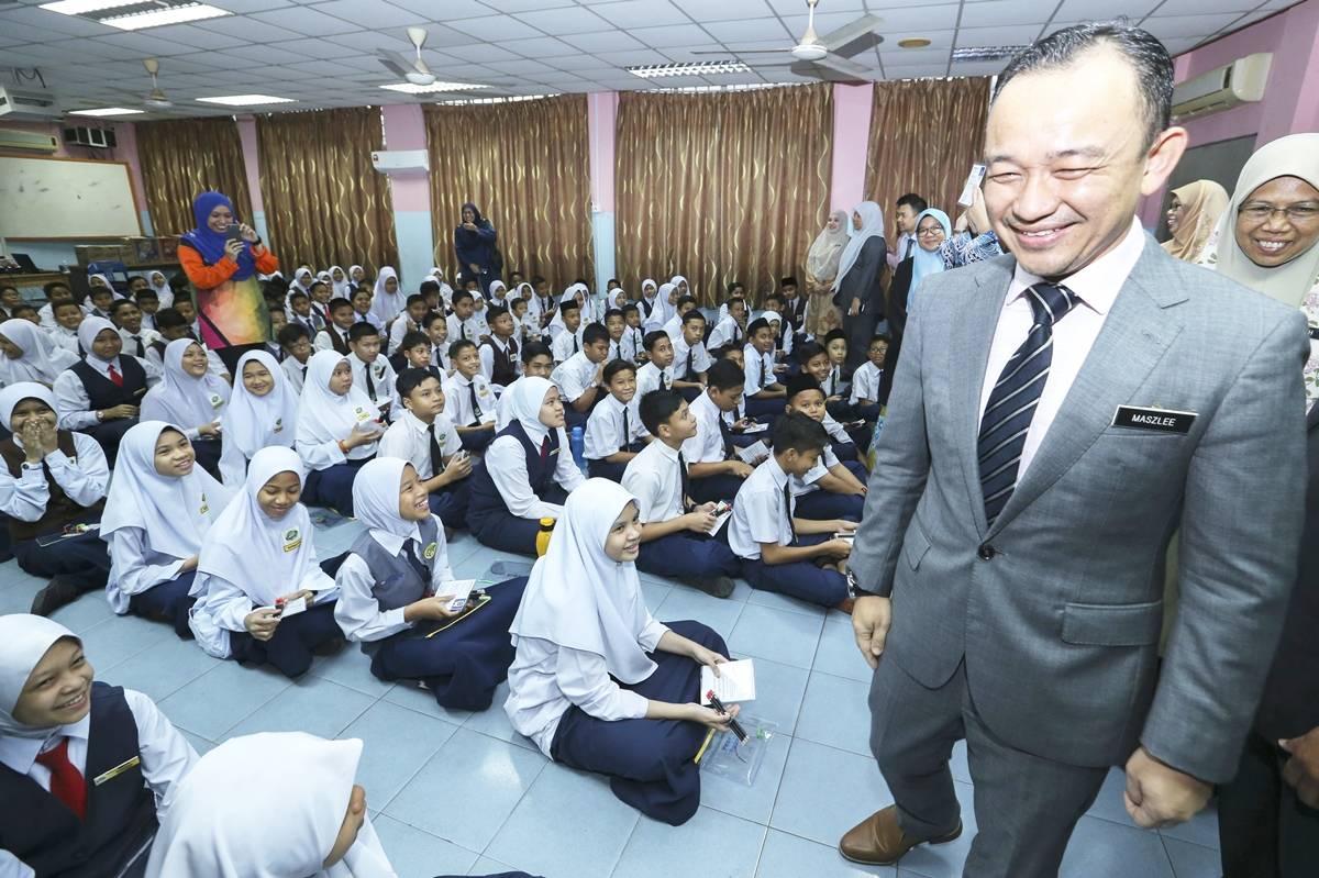 DR MASZLEE MALIK_PTJ(8709581)-20190904120216