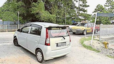 Photo of 立人校前圍欄阻視線 車輛駛出路口險象環生