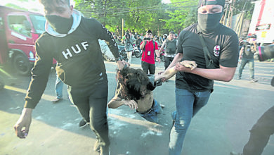 Photo of 印尼示威2學生亡  佐科威下令調查