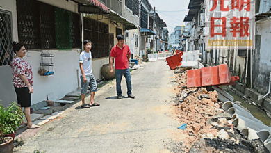 Photo of 商店區後巷溝渠提升工程 承包商沒拿到錢罷工