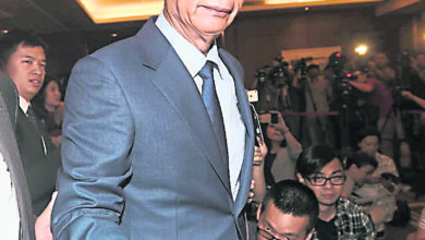 Photo of 【台總統選戰】郭台銘柯文哲不選 呂秀蓮 台獨旗幟參選