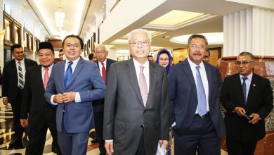 Photo of 指林冠英陳國偉為漫畫寫序 沙比利促註冊局查火箭