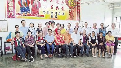 Photo of 廣東6鄉親訪高州會館 兄妹拍下祖父遺照傷感