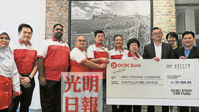 Photo of 華僑銀行捐2萬購買 檳紅新月會獲監護儀