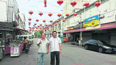 Photo of 鄭國球：經濟放緩也不草率 城鎮年景佈置照辦