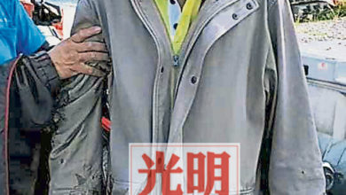 Photo of 騎士撞路坑翻覆受傷  吳俊益投訴 承包商已善後