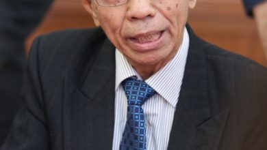Photo of 何子孟促衛生部體恤 豁免挨罰咖啡店業者