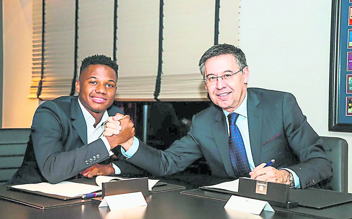 mini_Ansu-Fati-i-Josep-Maria-Bartomeu