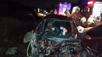 Photo of 車撞防撞欄翻入溝    女司機斃命 男乘客傷