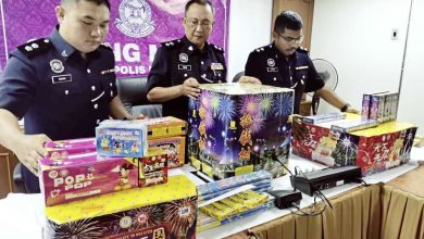 Photo of 充公140萬元煙火爆竹 警花5小時才搬完