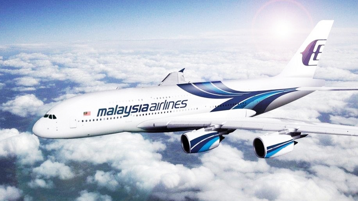 Malaysia_Airlines_A380_flying_right_to_left2048x1538-916x688-e1490358812995-916x515