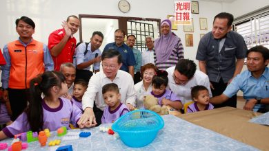 Photo of 【檳首長訪峇東社區康復中心】津貼超低 人手流失 主席向首長喊Tolong