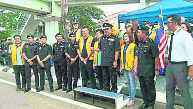 Photo of 鑾警辦安全回家活動 送禮包盼民眾過好年