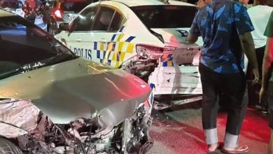 Photo of 警車停路旁施援遭猛撞 2巡警及時逃開保命