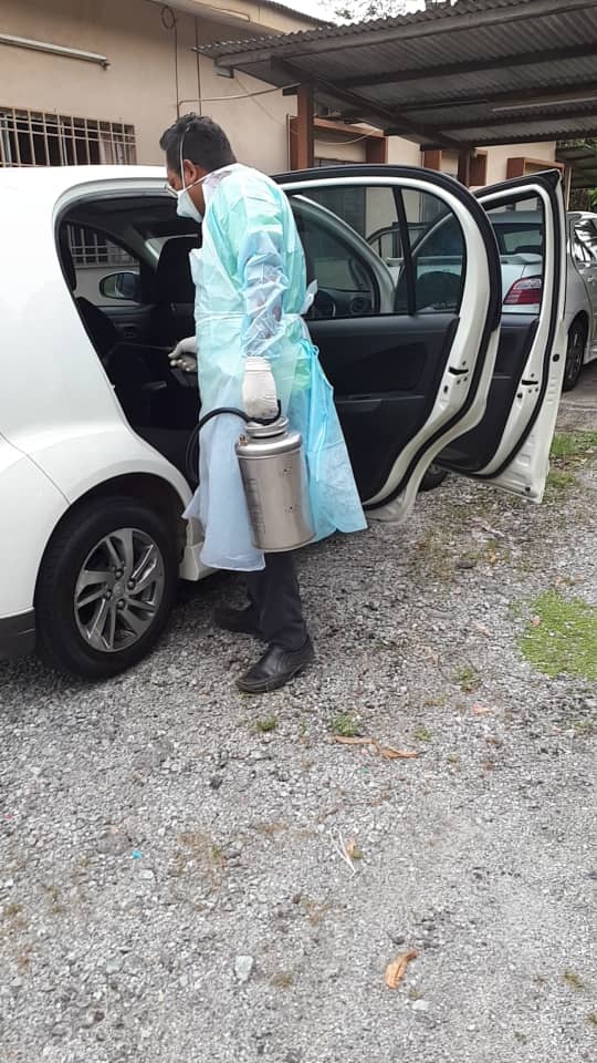 万津的31岁华裔男子住家消毒(2221611)-20200211153412