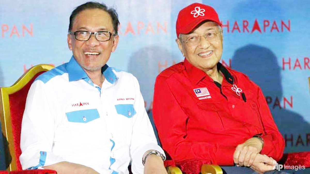 anwar--left--and-mahathir