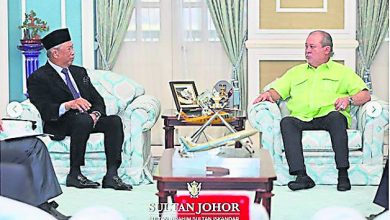 Photo of 商討新山關卡事宜 慕尤丁覲見柔佛蘇丹