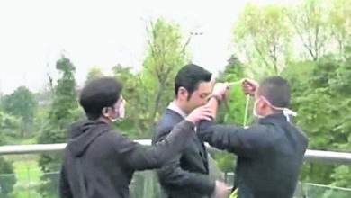 Photo of 黃曉明復工嚴陣防疫 全場工作人員罩不離身