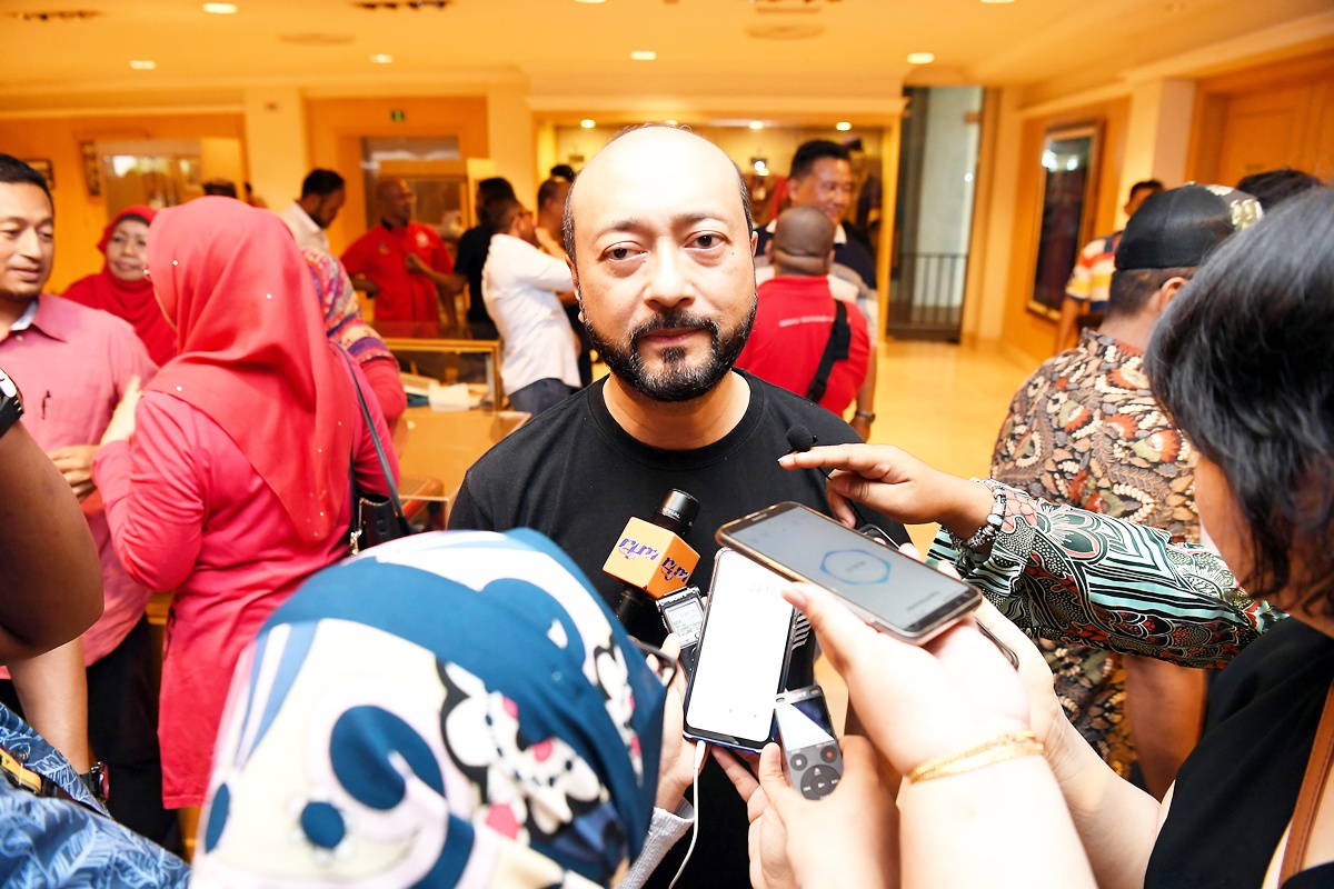 DATUK SERI MUKHRIZ M(2957786)-20200303003930