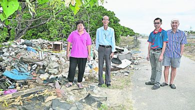 Photo of 遭亂丟建築廢料垃圾 和豐華人義山變垃圾場