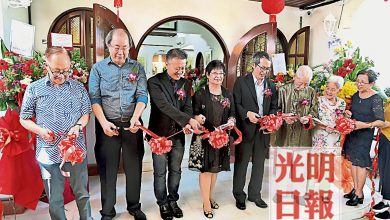 Photo of 【翁丁健個人畫展開幕】代議士減少權威鬥爭 劉子健吁推廣人文美學