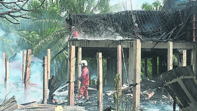 Photo of 昔加末板廠火災 燒毀5員工宿舍