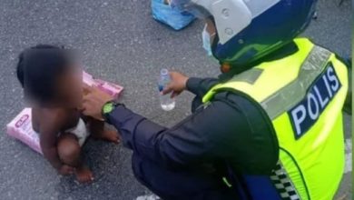 Photo of 抑鬱婦攜兒游蕩   警給食物尿片送回家