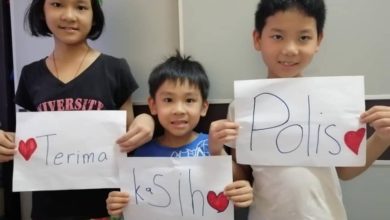 Photo of 感恩辛勤付出  三姐弟買比薩送警察叔叔
