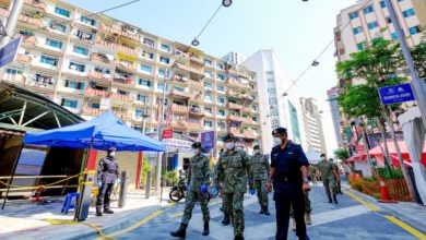 Photo of 為封樓組屋置鐵刺網 軍人遭高空拋花盆