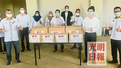 Photo of 中國駐檳領事館 1萬個抗疫用品移交玻
