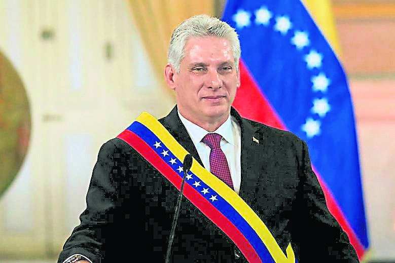 pin-cuba-2409